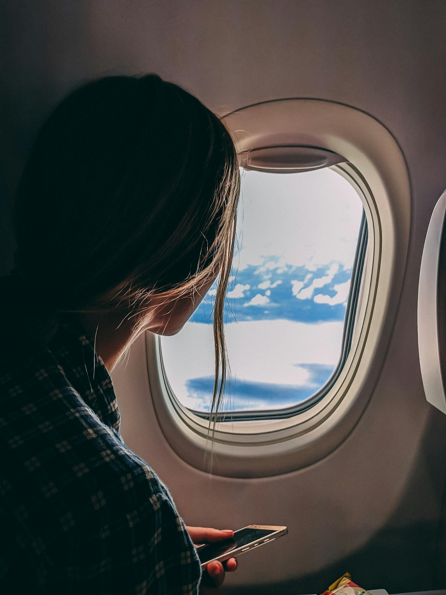 How to Set Up Phone Service for a 1- to 3-Month Stay Abroad