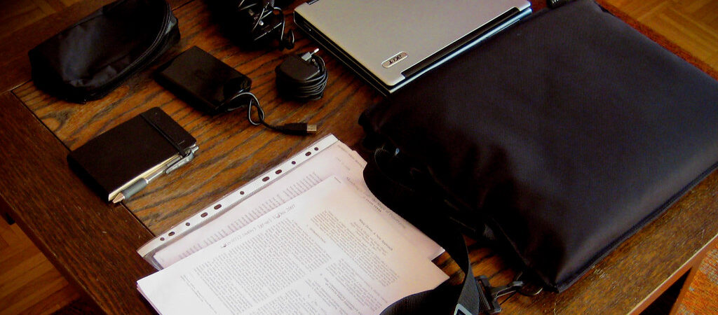 A First-Week Admin Checklist After Arriving Abroad
