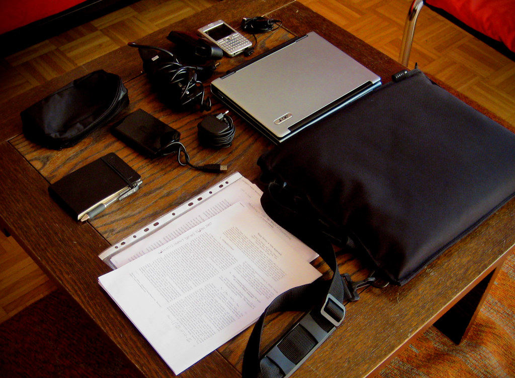 A First-Week Admin Checklist After Arriving Abroad